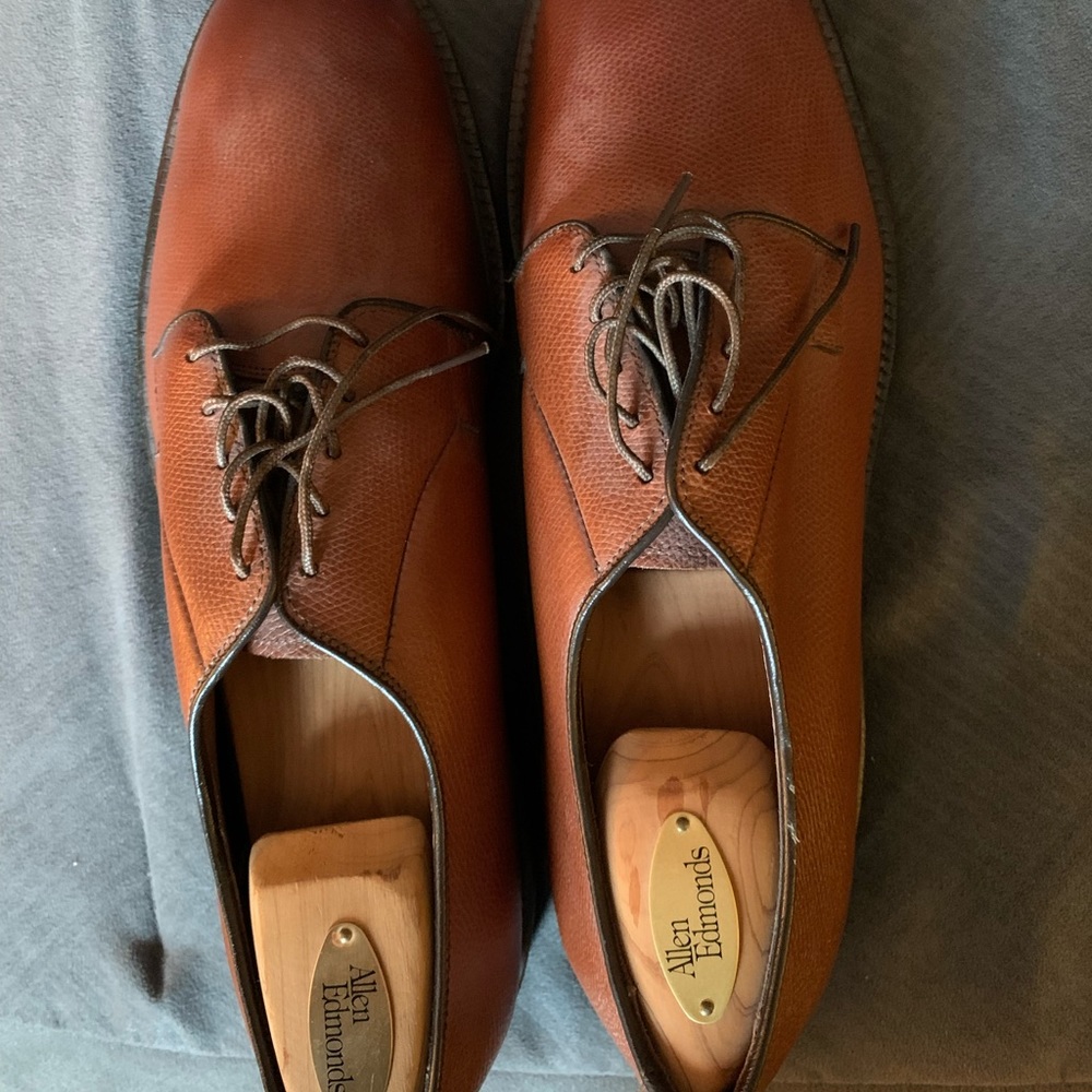 Allen Edmonds mint condition dress shoes
